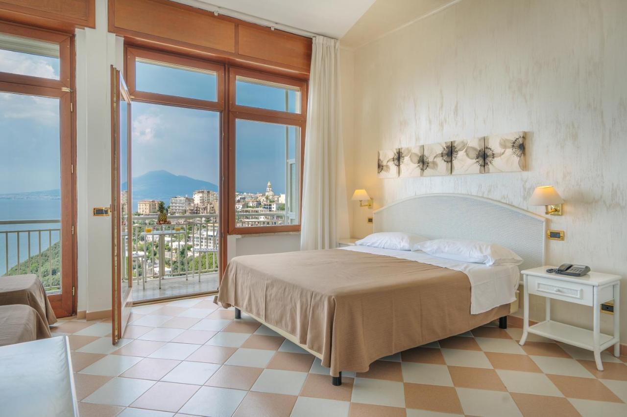 Grand Hotel Moon Valley Vico Equense Exterior foto