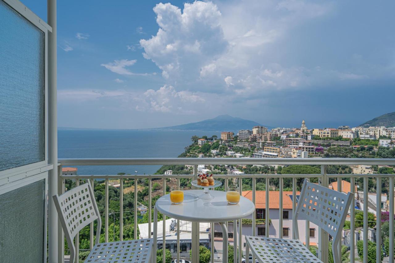 Grand Hotel Moon Valley Vico Equense Exterior foto