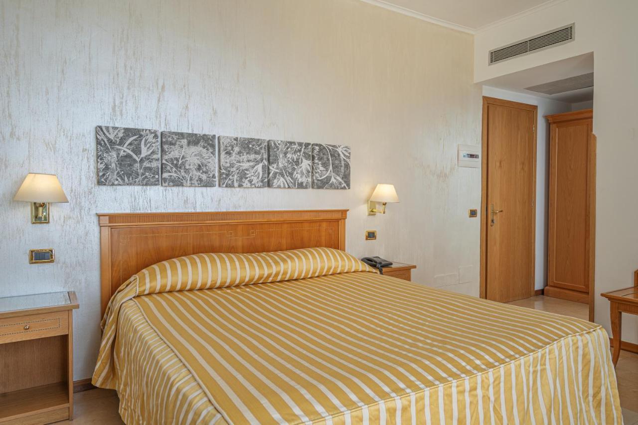 Grand Hotel Moon Valley Vico Equense Exterior foto