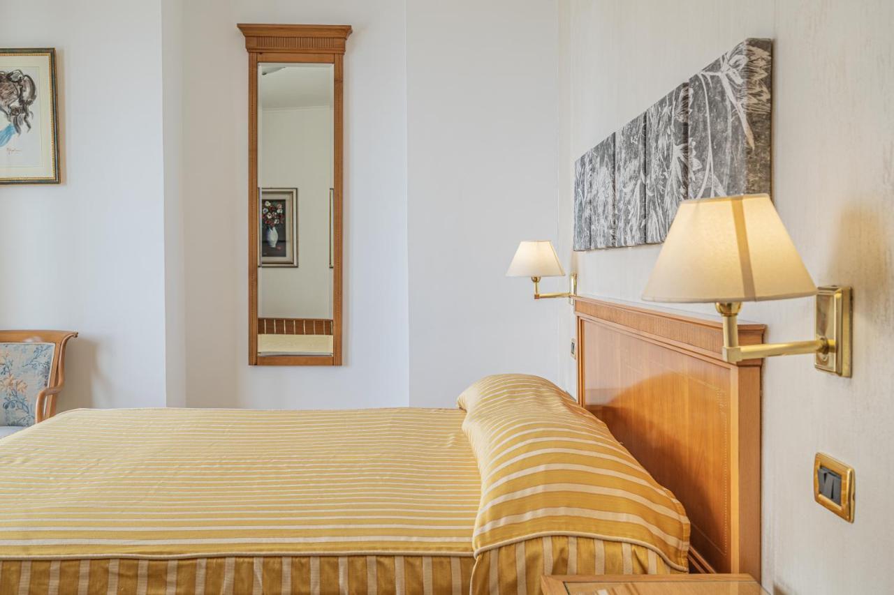 Grand Hotel Moon Valley Vico Equense Exterior foto