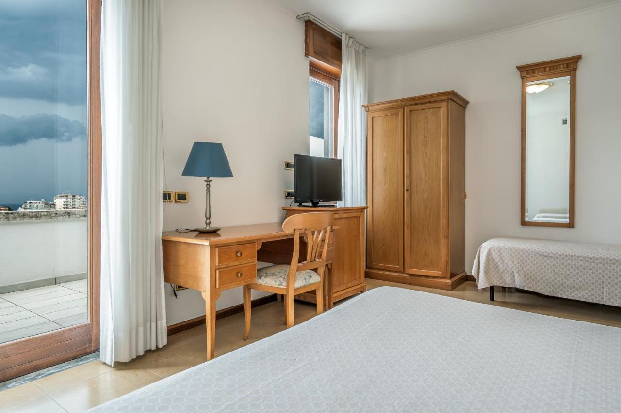 Grand Hotel Moon Valley Vico Equense Exterior foto