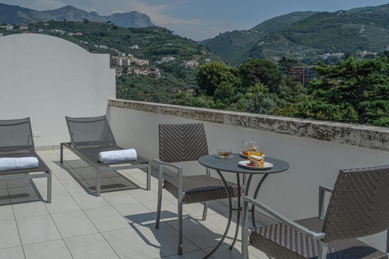 Grand Hotel Moon Valley Vico Equense Exterior foto