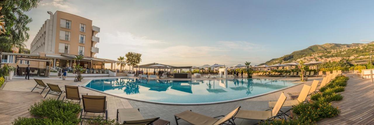 Grand Hotel Moon Valley Vico Equense Exterior foto