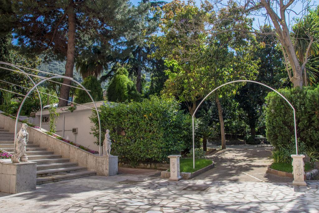 Grand Hotel Moon Valley Vico Equense Exterior foto